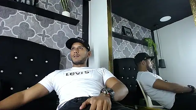 Snapshot of Chris_Dick23 chatting on July 19, 4:27 am Chris Dick23 online show from July 19, 4:27 am