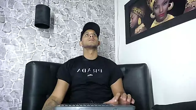 Snapshot of Chris_Dick23 chatting on July 28, 4:05 pm Chris Dick23 online show from July 28, 4:05 pm