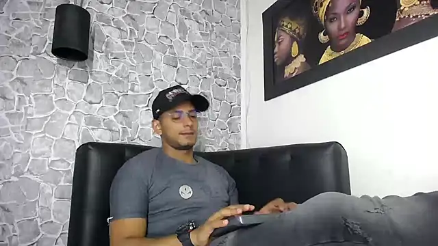 Snapshot of Chris_Dick23 chatting on July 30, 4:44 am Chris Dick23 online show from July 30, 4:44 am