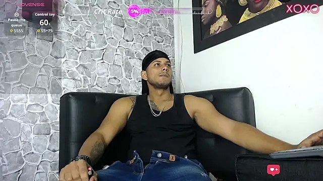 Snapshot of Chris_Dick23 chatting on August 2, 3:05 am Chris Dick23 online show from August 2, 3:05 am