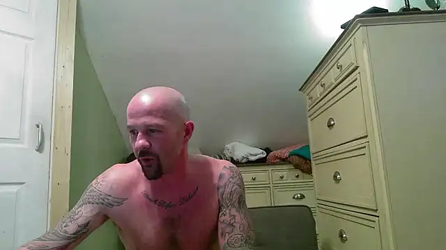 Snapshot of Kinkster615 chatting on February 14, 5:51 am Kinkster615 online show from February 14, 5:51 am