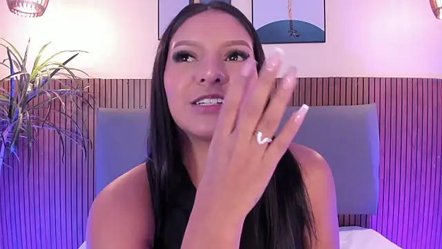 Snapshot of NicolleeEvanss chatting on November 17, 12:33 pm NicolleeEvanss online show from November 17, 12:33 pm