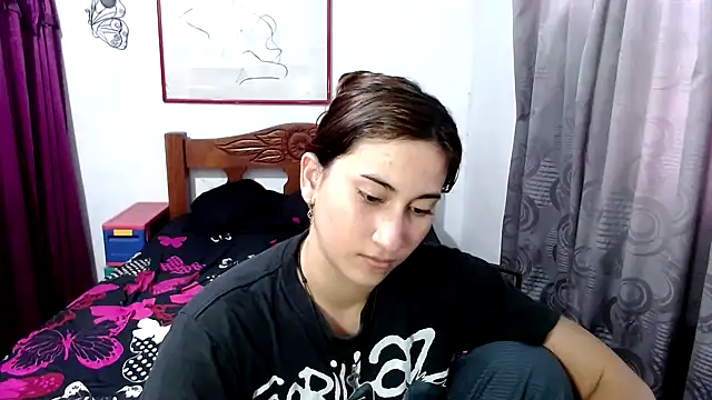 LadyMilk003 online show from October 15, 4:51 pm