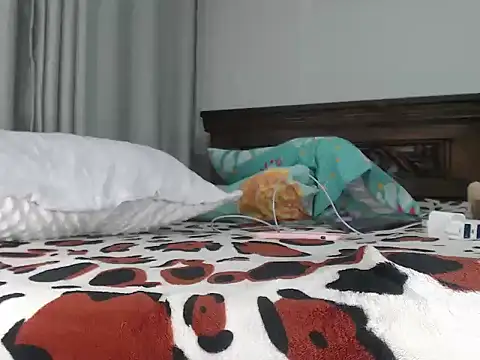 Karentatiana  online show from February 22, 1:51 am