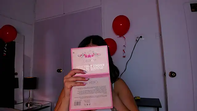 Snapshot of Miaa_Garcia chatting on February 14, 8:59 pm Miaa Garcia online show from February 14, 8:59 pm