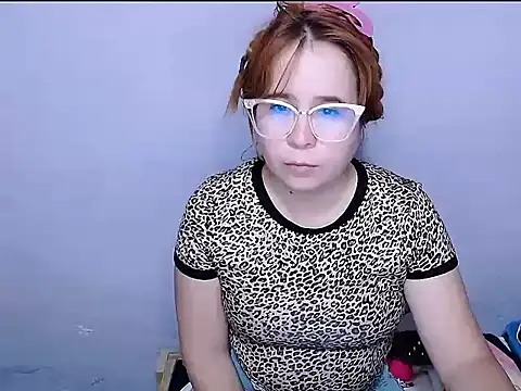 SubLayla01 online show from November 11, 5:57 pm