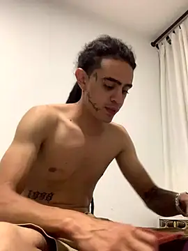 Snapshot of JovenDesobediente chatting on September 24, 6:28 am JovenDesobediente online show from September 24, 6:28 am