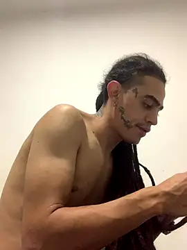 Snapshot of JovenDesobediente chatting on October 4, 5:16 am JovenDesobediente online show from October 4, 5:16 am