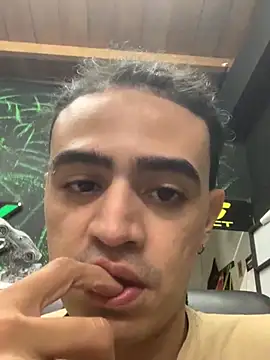 Snapshot of JovenDesobediente chatting on October 8, 9:12 pm JovenDesobediente online show from October 8, 9:12 pm