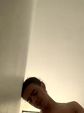 Snapshot of JovenDesobediente chatting on November 9, 9:46 pm JovenDesobediente online show from November 9, 9:46 pm