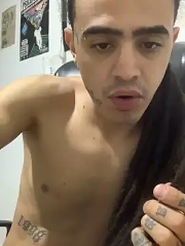 Snapshot of JovenDesobediente chatting on November 11, 4:23 am JovenDesobediente online show from November 11, 4:23 am