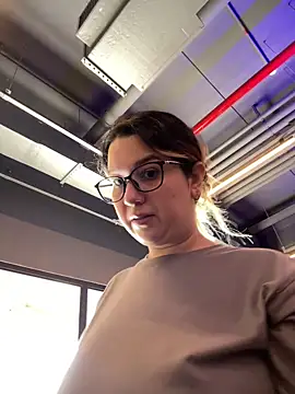 amooraaamoon online show from September 12, 11:10 am