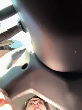 amooraaamoon online show from November 8, 11:54 am