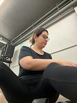 amooraaamoon online show from January 18, 1:59 pm