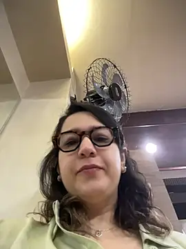 Snapshot of amooraaamoon chatting on July 6, 2:14 pm amooraaamoon online show from July 6, 2:14 pm