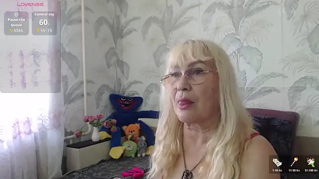 CamDiva113 online show from July 5, 8:21 am