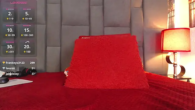 SELENA BIGBOOBS online show from March 15, 9:05 pm