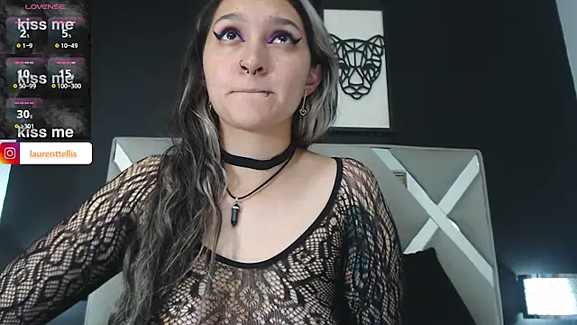 Snapshot of Laurent_elis chatting on December 19, 8:45 am Laurent elis online show from December 19, 8:45 am