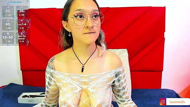 Snapshot of Laurent_elis chatting on May 2, 11:21 pm Laurent elis online show from May 2, 11:21 pm