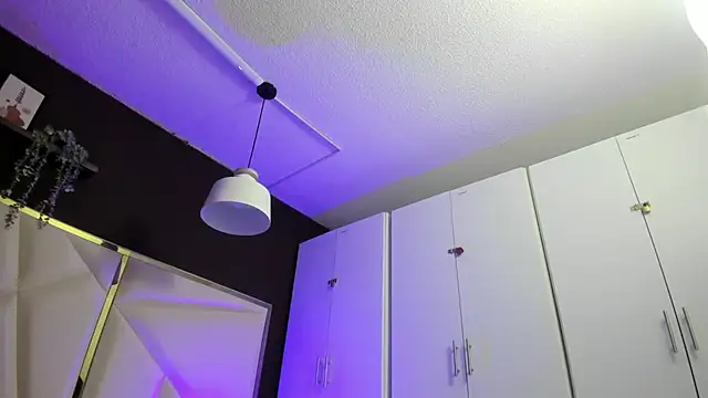 April bowie online show from October 29, 11:01 am