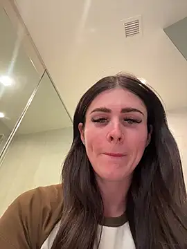 aus queen online show from February 21, 1:28 am