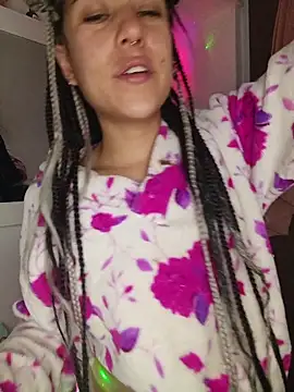 Snapshot of Hellen_dumont chatting on November 2, 2:25 am Hellen dumont online show from November 2, 2:25 am