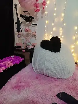 Snapshot of Hellen_dumont chatting on November 5, 2:22 am Hellen dumont online show from November 5, 2:22 am