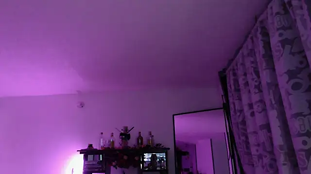 Snapshot of Hellen_dumont chatting on December 2, 2:50 am Hellen dumont online show from December 2, 2:50 am