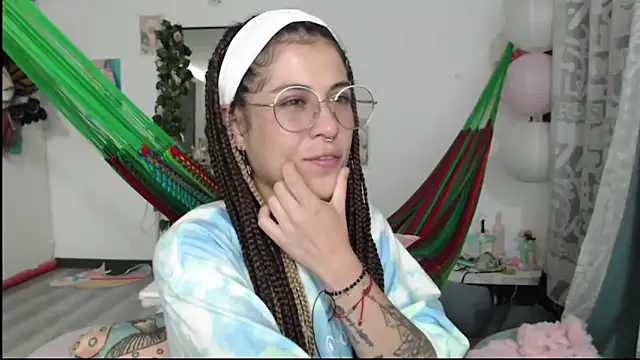 Snapshot of Hellen_dumont chatting on May 14, 2:18 am Hellen dumont online show from May 14, 2:18 am