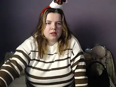 so shy online show from December 21, 7:15 am