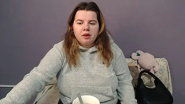 so shy online show from January 8, 7:43 am