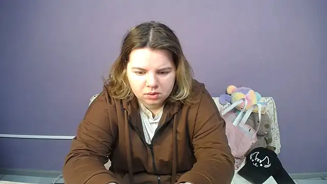 Snapshot of so_shy chatting on May 12, 6:32 am so shy online show from May 12, 6:32 am