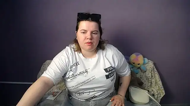 Snapshot of so_shy chatting on May 25, 6:30 am so shy online show from May 25, 6:30 am
