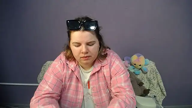 Snapshot of so_shy chatting on May 26, 7:15 am so shy online show from May 26, 7:15 am