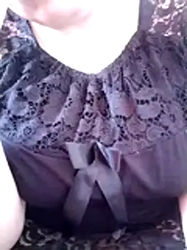 Snapshot of carmelasexy chatting on October 15, 11:43 am carmelasexy online show from October 15, 11:43 am