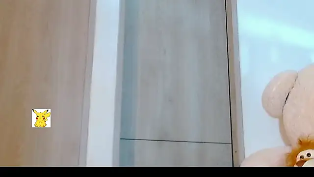 Snapshot of honey_skin chatting on February 9, 1:11 am honey skin online show from February 9, 1:11 am