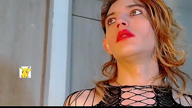 Snapshot of honey_skin chatting on March 3, 12:04 am honey skin online show from March 3, 12:04 am