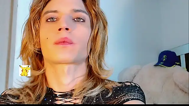 Snapshot of honey_skin chatting on March 3, 12:27 pm honey skin online show from March 3, 12:27 pm