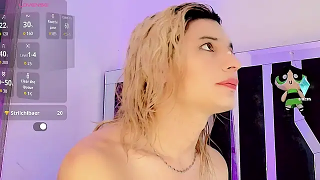 Snapshot of honey_skin chatting on September 21, 2:19 pm honey skin online show from September 21, 2:19 pm