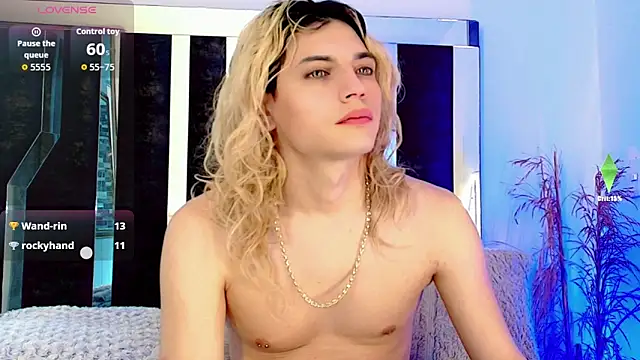 Snapshot of honey_skin chatting on November 9, 2:48 pm honey skin online show from November 9, 2:48 pm