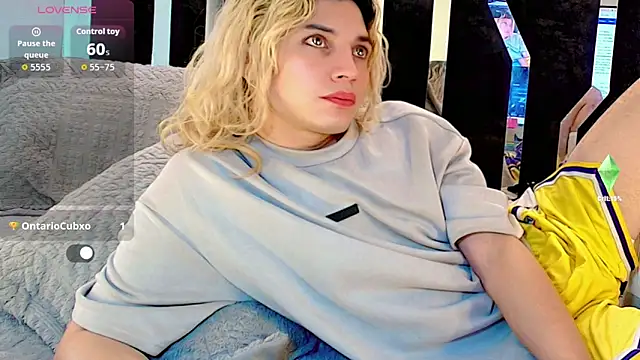 Snapshot of honey_skin chatting on November 21, 6:50 pm honey skin online show from November 21, 6:50 pm