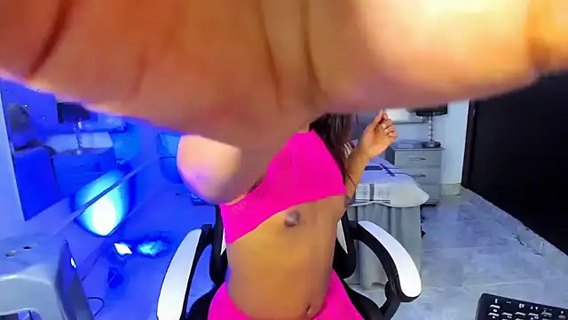 Snapshot of Orianadollx chatting on February 12, 11:40 am Orianadollx online show from February 12, 11:40 am