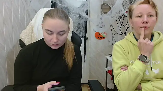 ElenaMaeer online show from November 1, 9:11 am