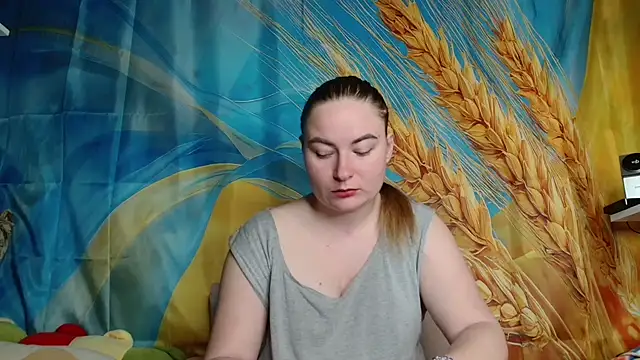 ElenaMaeer online show from May 5, 7:38 am