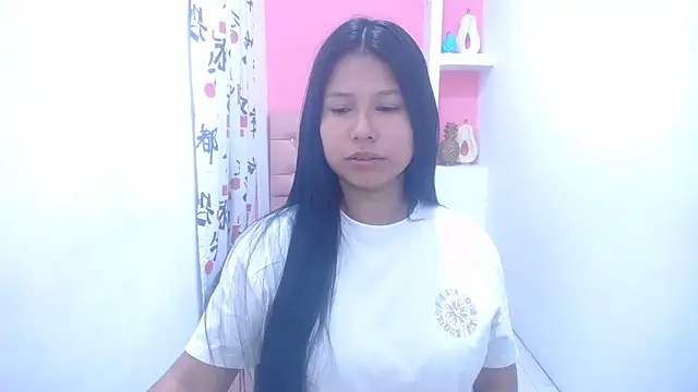 Letty Plugxo online show from January 12, 1:48 pm