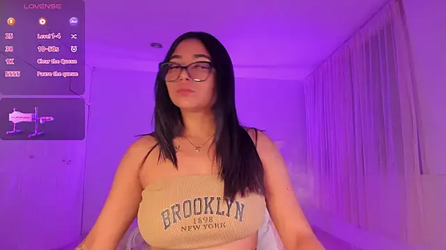 Snapshot of GenesisFernandez chatting on December 5, 5:59 am GenesisFernandez online show from December 5, 5:59 am