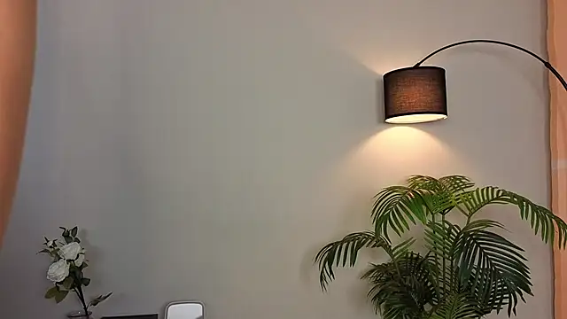 Naomi Girly online show from October 4, 4:10 am