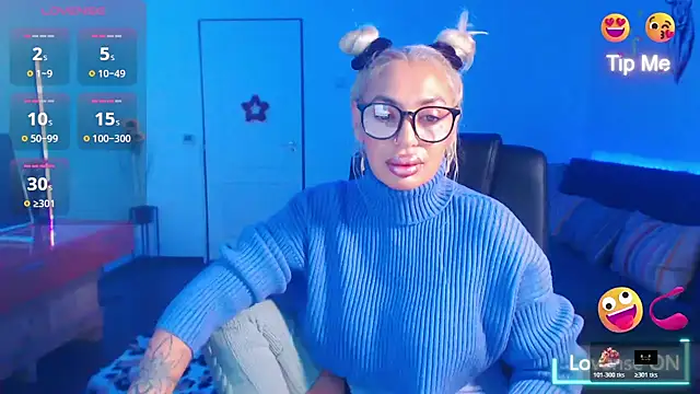 Snapshot of beauty_chl0e chatting on December 1, 8:36 pm beauty chl0e online show from December 1, 8:36 pm