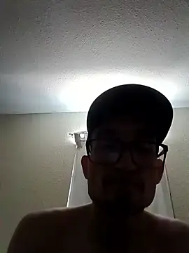 Snapshot of lRainbowBoy chatting on May 22, 7:08 pm lRainbowBoy online show from May 22, 7:08 pm