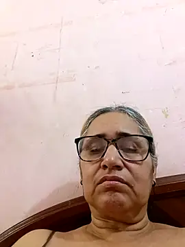  candi online show from November 28, 1:03 pm